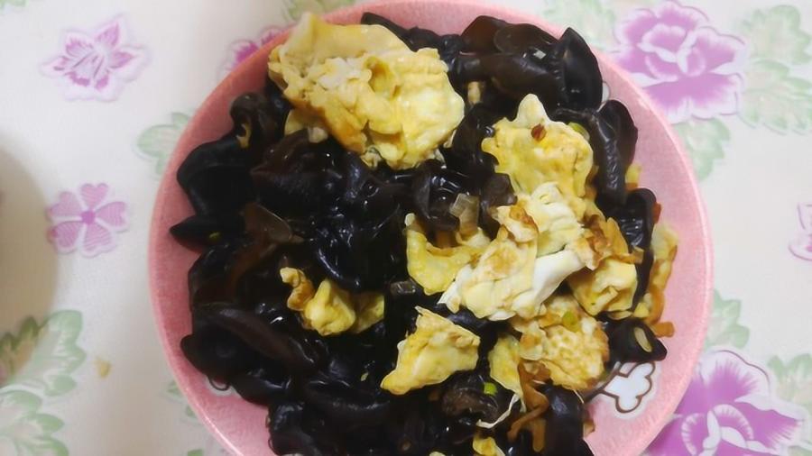 木耳炒鸡蛋家常做法