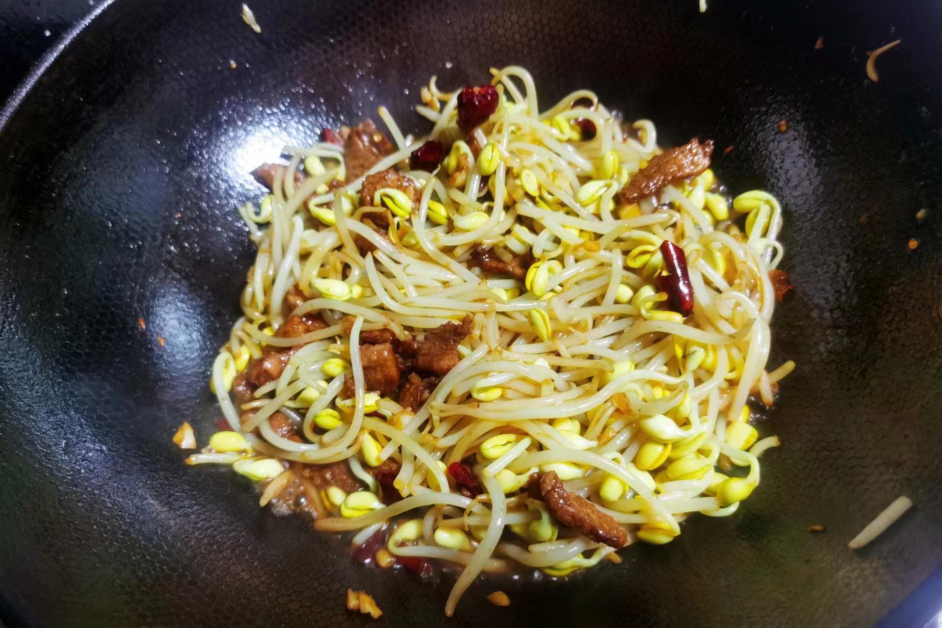 黄豆芽炒肉的家常做法
