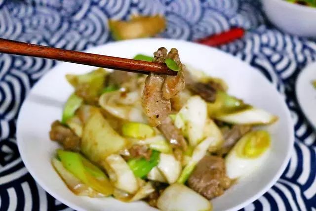 大葱炒肉片的家常做法