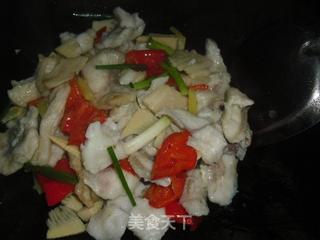 炒黑鱼片的家常做法